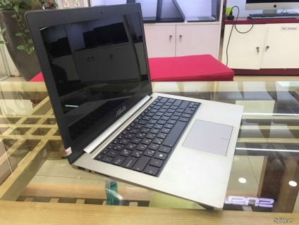 Asus Zenbook UX31E i5 2557M/ 4Gb/ SSD 128Gb/ 13.3” HD+