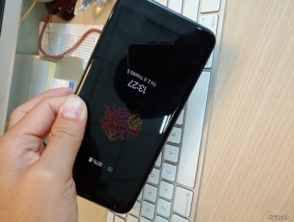 Cần bán điện thoại cũ LG V30+ hàng Mỹ fullbox ko tai nghe.