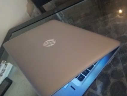 Bán nhanh con Hp 840 G4 , máy đẹp keng. ko lổi, nguyên zin. call zalo