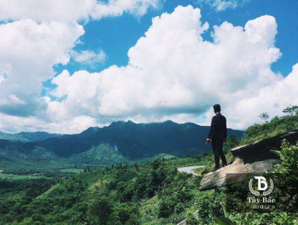 Check-in mỏm đá sống ảo và săn mây tại ngay Điện Biên