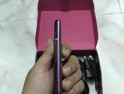 Nokia 6700 đen hồng fullbox zin 100%