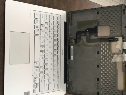 THANH LÝ SONY SVF 14  i3 3TR5