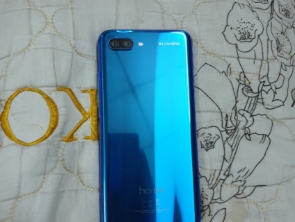 Honor 10 hàng chính hãng còn bảo hành 5.5 tháng