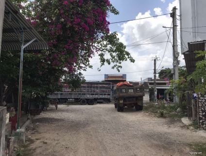 Cho thuê mặt bằng và kho xưởng rộng lớn 450 m2 ngay quốc lộ