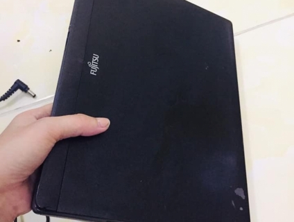 Laptop Nhật Fujitsu (hàng xách tay) nhỏ gọn chưa đến 2tr