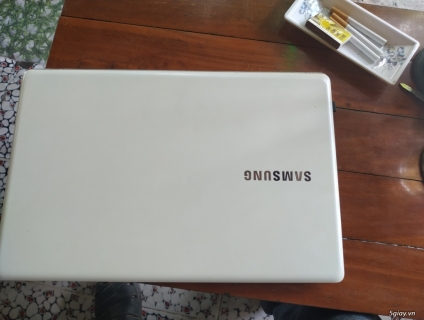 Laptop samsung core i5 6200/ ram 8gb/ ssd 256/ card màn hình rời
