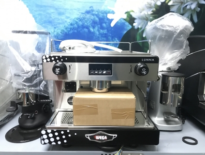 Thanh lý máy pha cafe chuyên nghiệp Wega hàng trưng bày