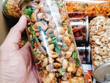 Hạt điều tỏi ớt sấy lá chanh hũ 500g