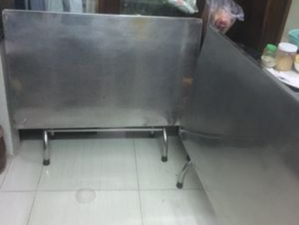 Cần bán bàn inox 304 đặc