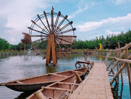 linh ứng travel tỏa sáng muôn vẻ đẹp