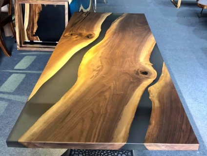 BÀN GỖ EPOXY MÀU ĐEN