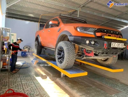 Cầu nâng 1 trụ rửa xe ô tô Ấn Độ SHARK âm nền 2021