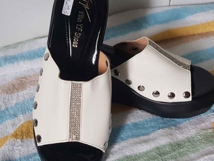 Dép xuồng thời trang nữ