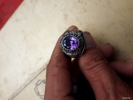 Cần bán nhẫn mỹ bạc xưa giá sinh viên