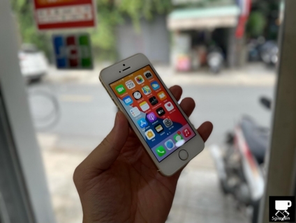 iPhone SE 2016 32GB GOld zin all 99%