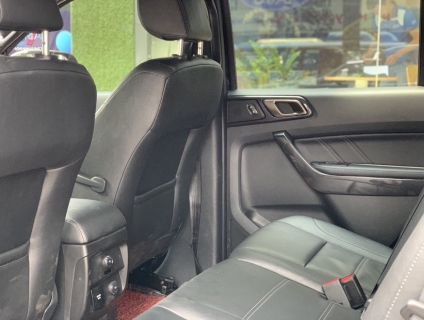 Everest Titanium 2020 màu xanh Deep Blue cực đẹp