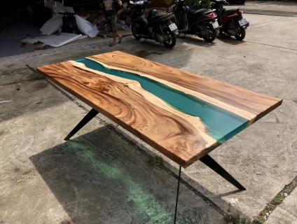 Bàn gỗ epoxy tại quận 8