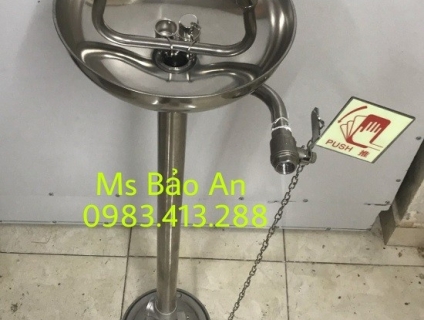 Bồn rửa mắt khẩn cấp đứng