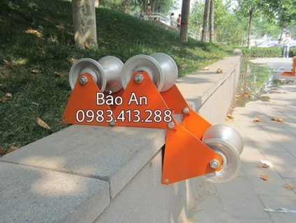 Con lăn kéo cáp 3 bánh thẳng hoặc vuông góc