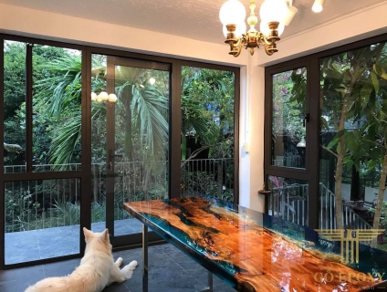 Bàn gỗ epoxy tại Bình Dương