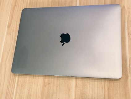 máy tính xách tay MacBook Pro 13″ 2017