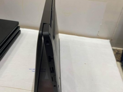 Dell 5570 Intel Core i5-6300U 2.40GHz up to 3.00GHz/8gb Ram SSD 256gb