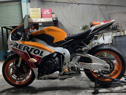 Cần bán CBR 1000rr Bản Repsol HQCN ĐKLĐ 7/2016