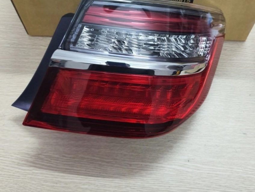 Đèn hậu ngoài Camry 2013 VN LH - 8156106540