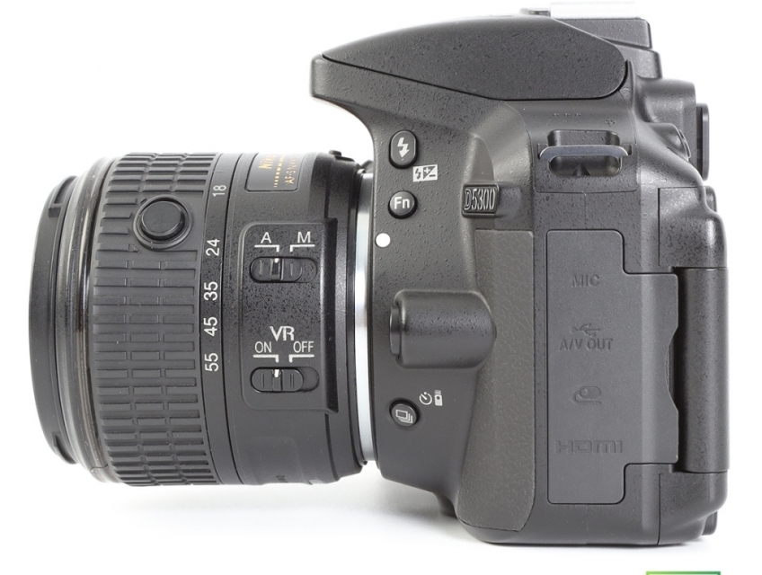 Nikon D5300 kit 18-55mm F/3.5-5.6 VR II