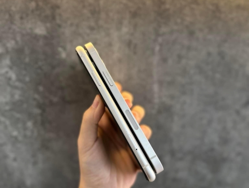 Iphone 11 128G & 12 64G Silver