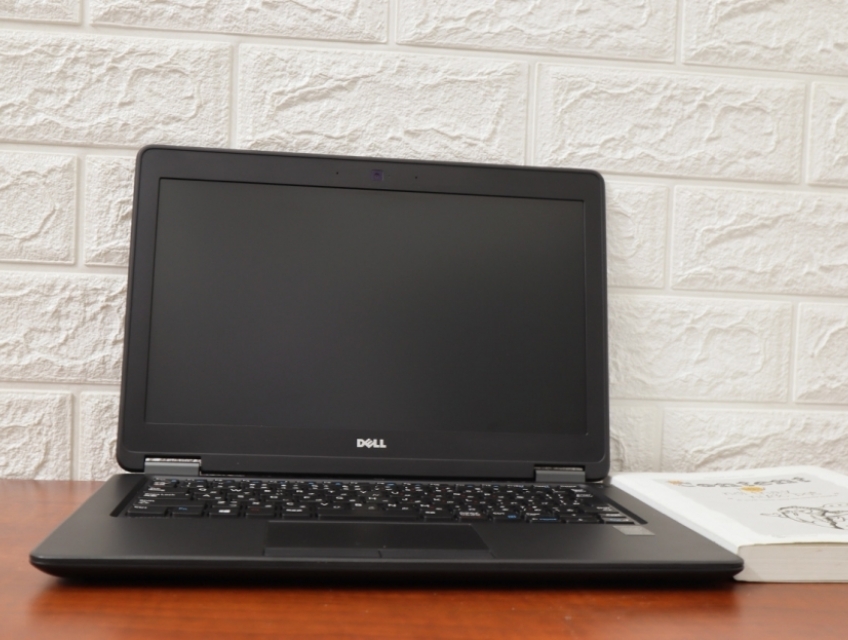 Dell Latitude E7250 CORE i5-5300U | 8GB RAM | 256GB SSD | 12.5 HD
