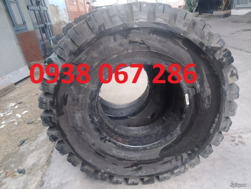 Vỏ đặc cũ xe nâng đẵ qua sử dụng 650-10