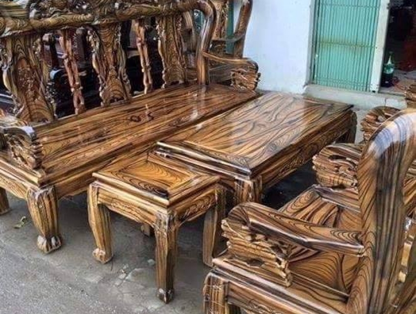 Bộ Bàn Ghế Gỗ Tràm Phun Pu Giả Mun