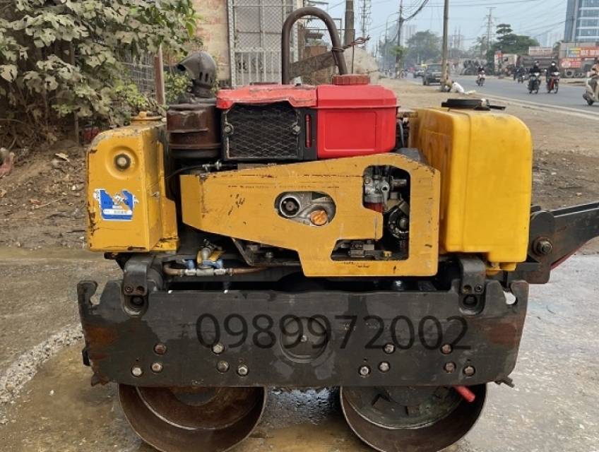 Cung Cấp - Cho thuê máy lu dắt tay Nhật Bản