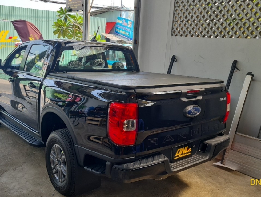 Bán nắp thùng 3 tấm xe bán tải Ford Ranger tại TPHCM