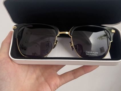 Kính CK đen new Fullbox chính hãng chống 100%UV săn sales tại Anh