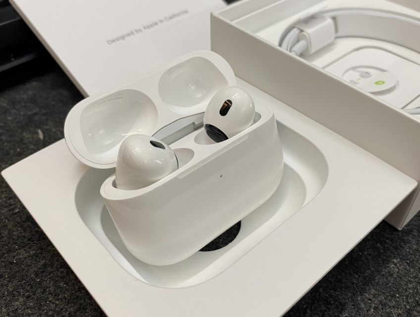Tai nghe airpods pro 2 new open box tiết kiệm cho anh chị em