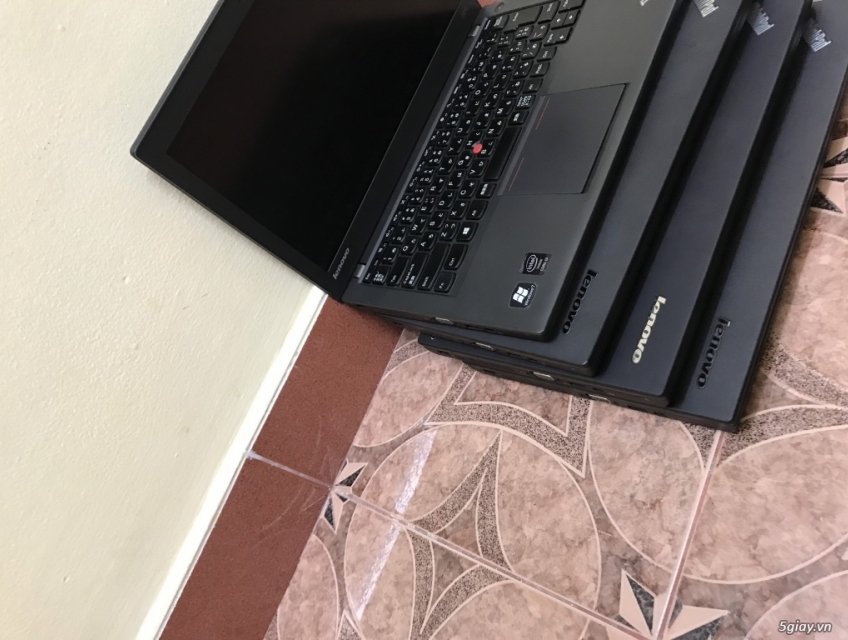 LENOVO THINKPAD X240 (12,5”/Core i3 - 4000U /RAM 4GB/HDD250GB)