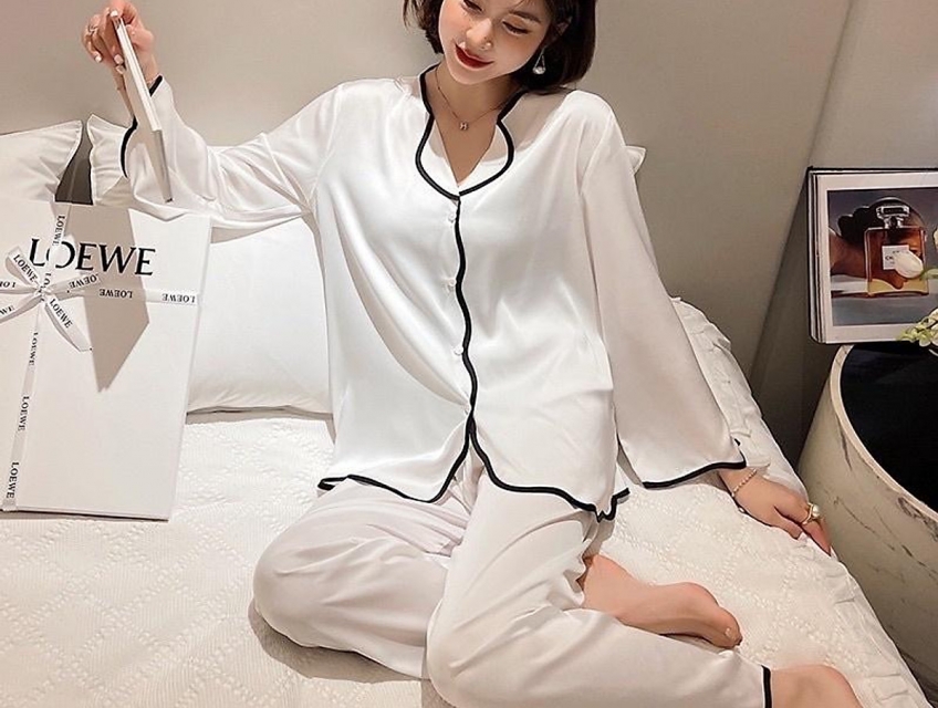 “Bật mí” những mẫu đồ ngủ pijama lụa cực kì sang trọng