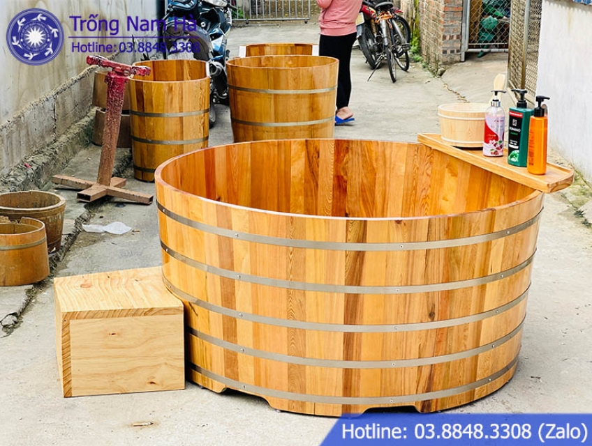 bồn tắm gỗ dáng tròn