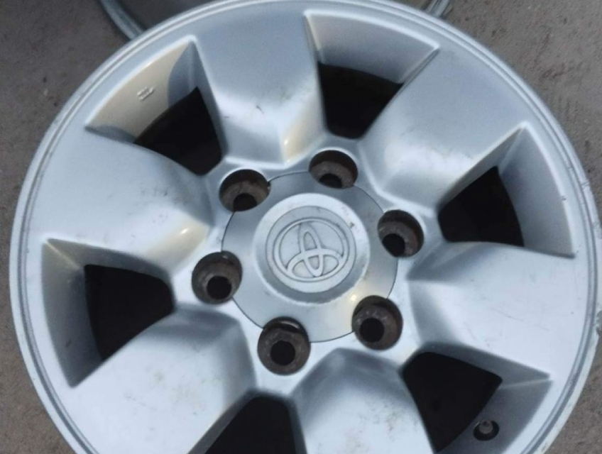 Mâm zin 15 inch toyota tháo xe lắp vừa cho Hiace, Hillux...