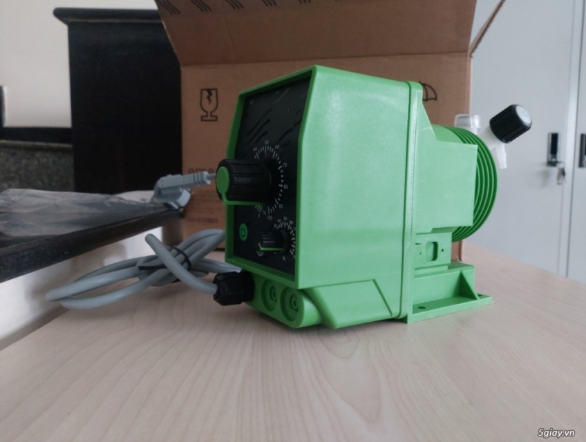 Bơm Định Lượng EMEC Italy Công Suất 05 Lít/h 10 Bar H Series HTA1005