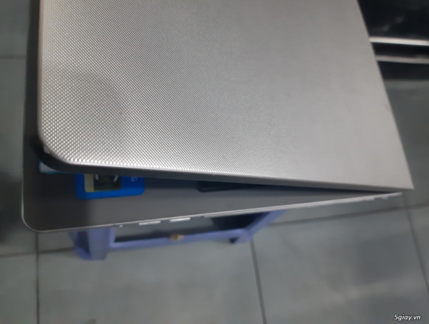 cần bán laptop Dell inspiron 5559 I5 6200u Ram 8G 2vga 128G 15.6inch