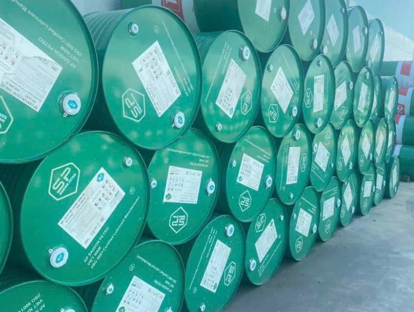 Mua bán Nhớt 10, Dầu thủy lực Castrol cho xe nâng, xe cơ giới.