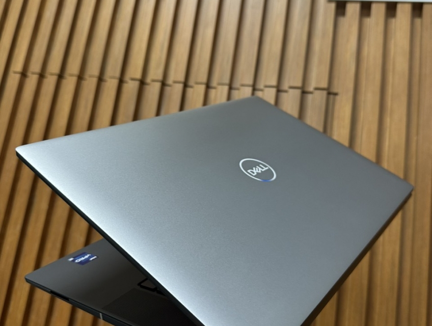 ==> Laptop Dell Precision 5680, core i7 13800H, 32G, 1TB, RTX 2000 Ada