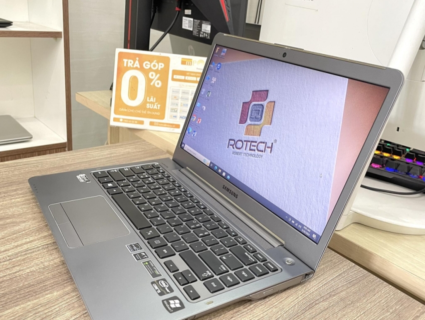 Ultrabook 530U i5-3337U 4GB 128GB NVIDIA GT 620M