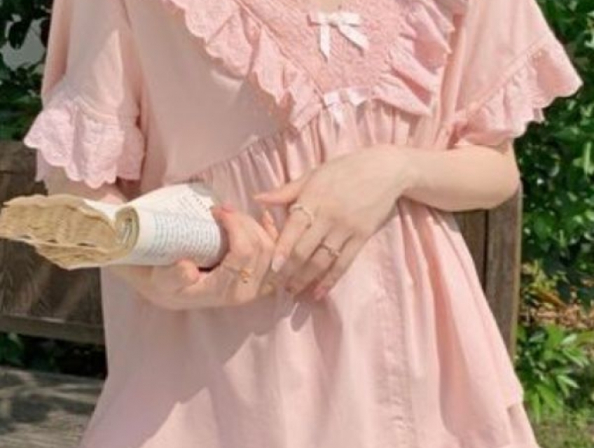 Bộ Đồ Ngủ Lụa Phong Cách Nhẹ Nhàng