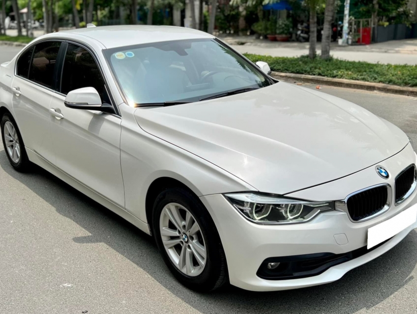 Cần bán: BMW 320i đời 2016 nguyên zin, sỡ hữu xe thể thaovới giá xe th