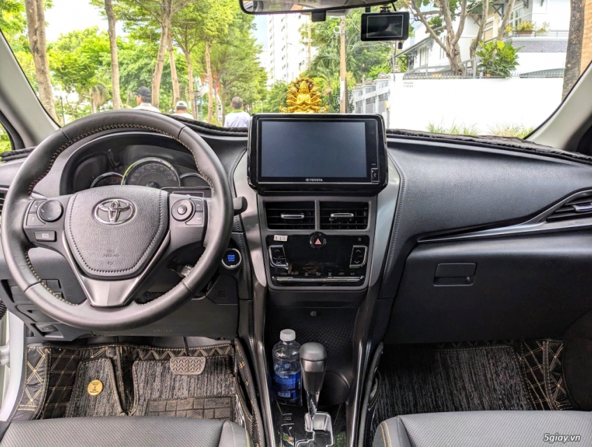 Bán xe Toyota Vios 2024, bản full G, số tự động, màu trắng camay.