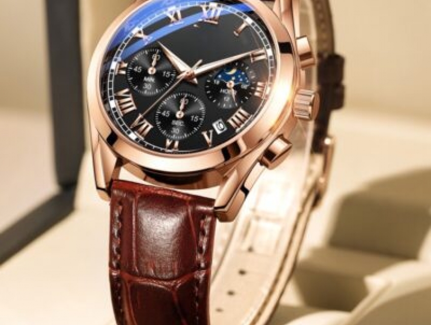 Đồng hồ cổ điển mặt vuông 2024: Nét Quyến Rũ Bất Hủ